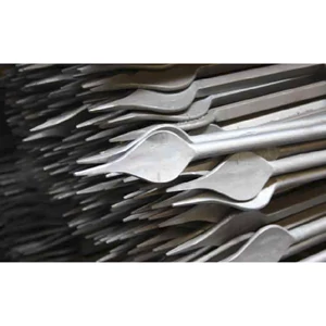 accessoire de ferronnerie, barreau en fer forgé