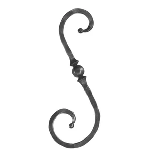Volute en fer forgé avec bouton décoratif