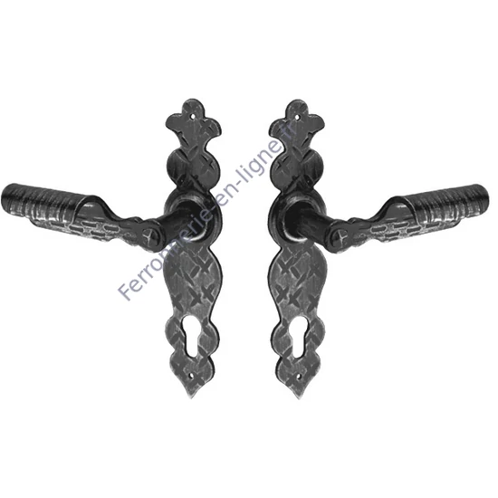 Poignée de porte rustique en style fer forgé, galvanisée et ancienne laquée