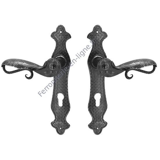 Poignée de porte rustique en style fer forgé, galvanisée et ancienne laquée
