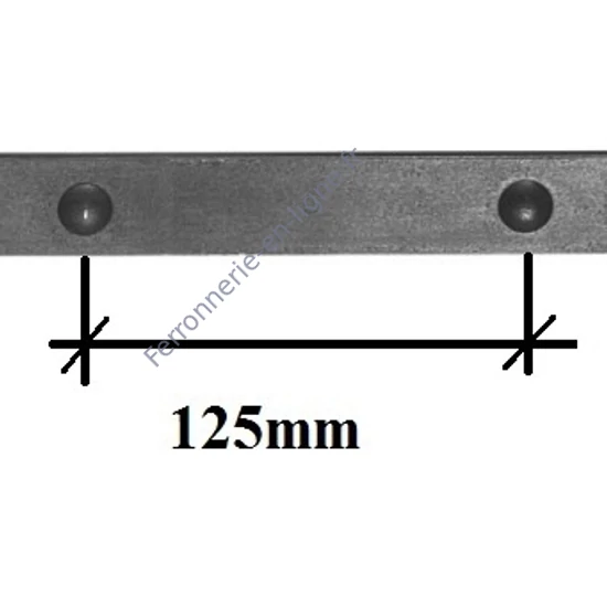 Plat acier avec rivets en relief