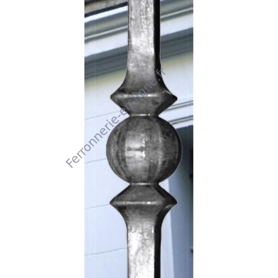 Barreau en fer forgé, profil carré lisse, différentes dimensions et pointes de lance