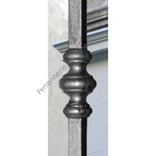 Barreau en fer forgé, profil carré lisse, différentes dimensions et pointes de lance