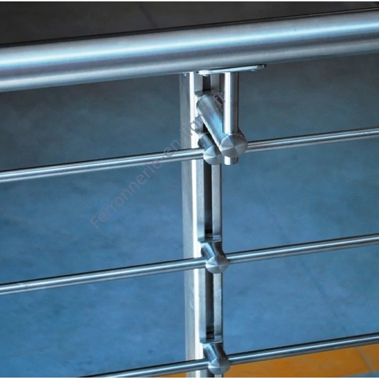 Garde-corps inox avec poteau rectangulaire