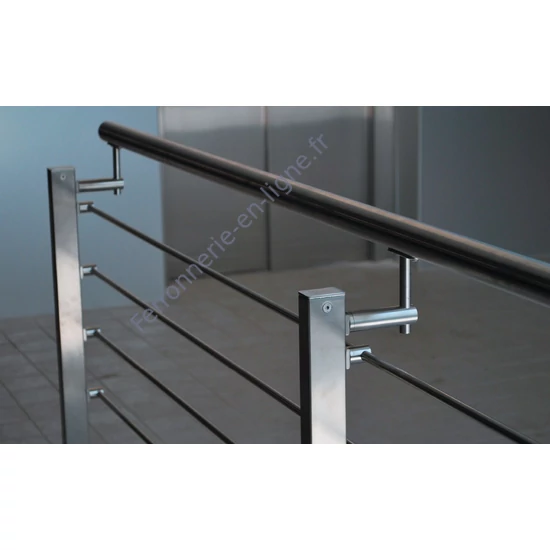 Garde-corps inox avec poteau rectangulaire