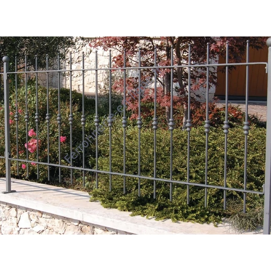 Barreau en fer forgé avec petite boule, profil rond, différentes sections et hauteurs